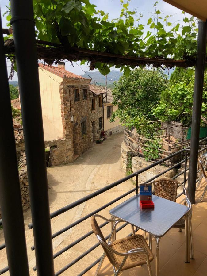 El Lago Cervera de Buitrago Exterior photo