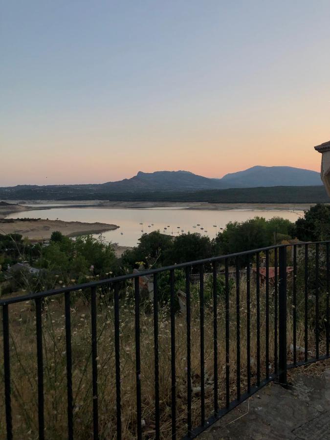 El Lago Cervera de Buitrago Exterior photo